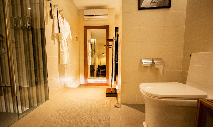 John Barbers Bathroom