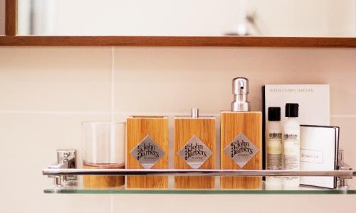 John Barbers Shower Lounge